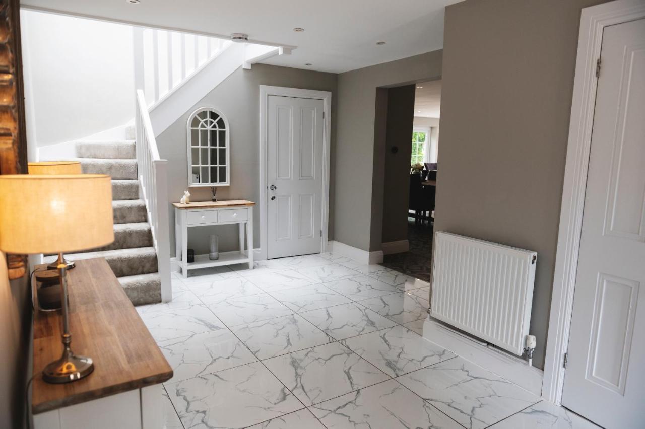 Large Country House - Hot Tub - Pool Table - Bbq - 5 Bedrooms - Log Burner Three Legged Cross Exterior photo