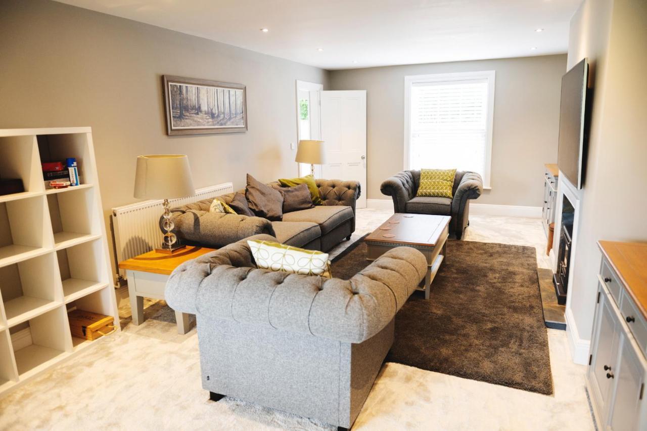 Large Country House - Hot Tub - Pool Table - Bbq - 5 Bedrooms - Log Burner Three Legged Cross Exterior photo