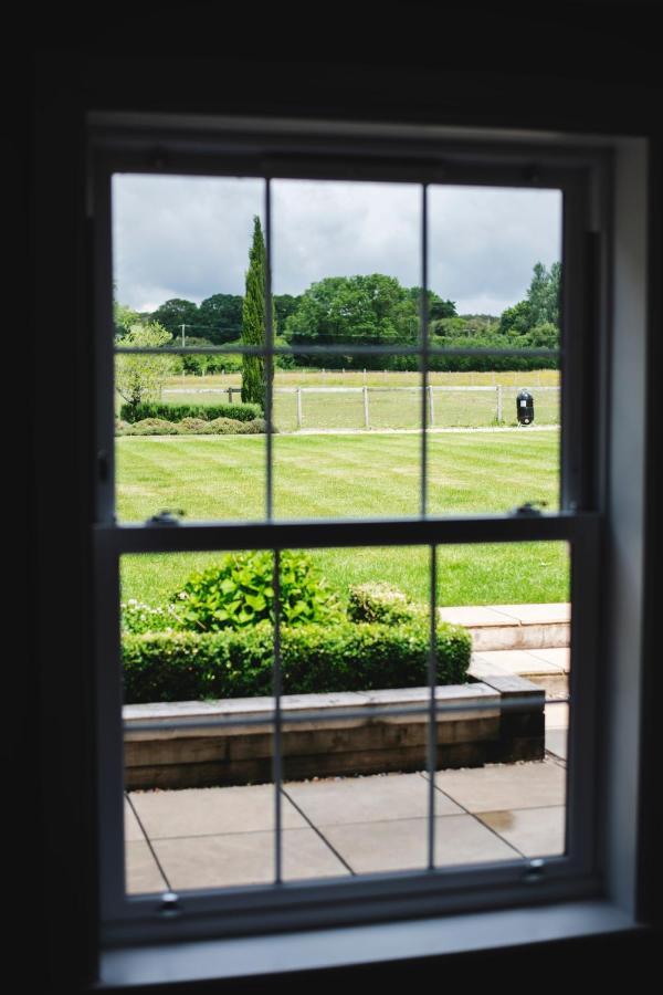 Large Country House - Hot Tub - Pool Table - Bbq - 5 Bedrooms - Log Burner Three Legged Cross Exterior photo