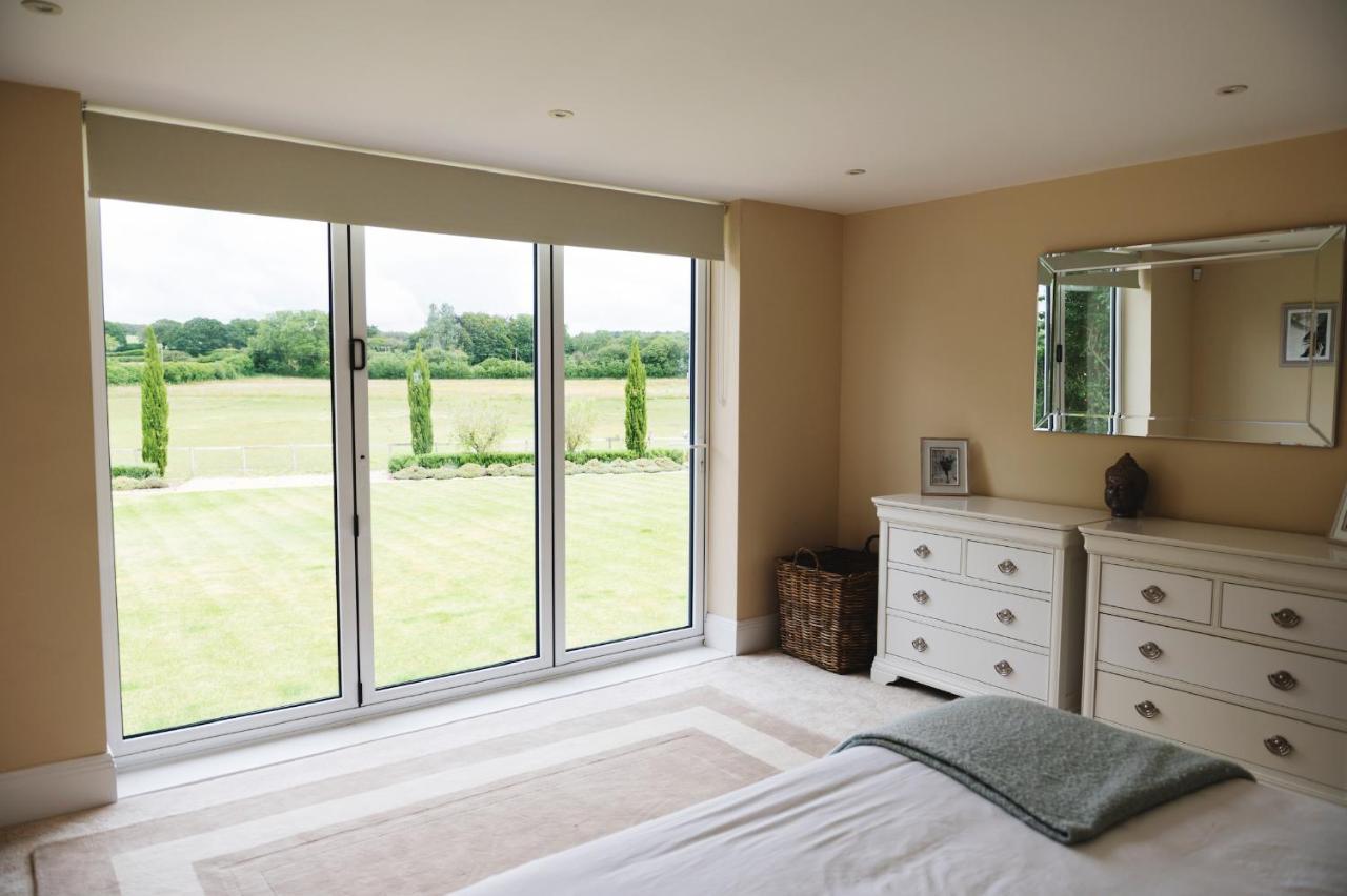 Large Country House - Hot Tub - Pool Table - Bbq - 5 Bedrooms - Log Burner Three Legged Cross Exterior photo
