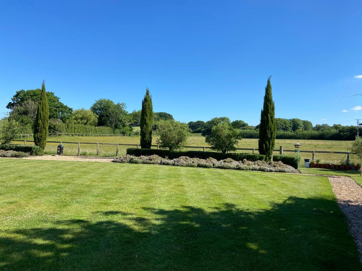 Large Country House - Hot Tub - Pool Table - Bbq - 5 Bedrooms - Log Burner Three Legged Cross Exterior photo